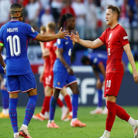 France 1-1 Pologne : Kylian Mbappe et Robert Lewandowski échangent des pénalties alors que les Bleus ne parviennent pas à prendre la tête du groupe D